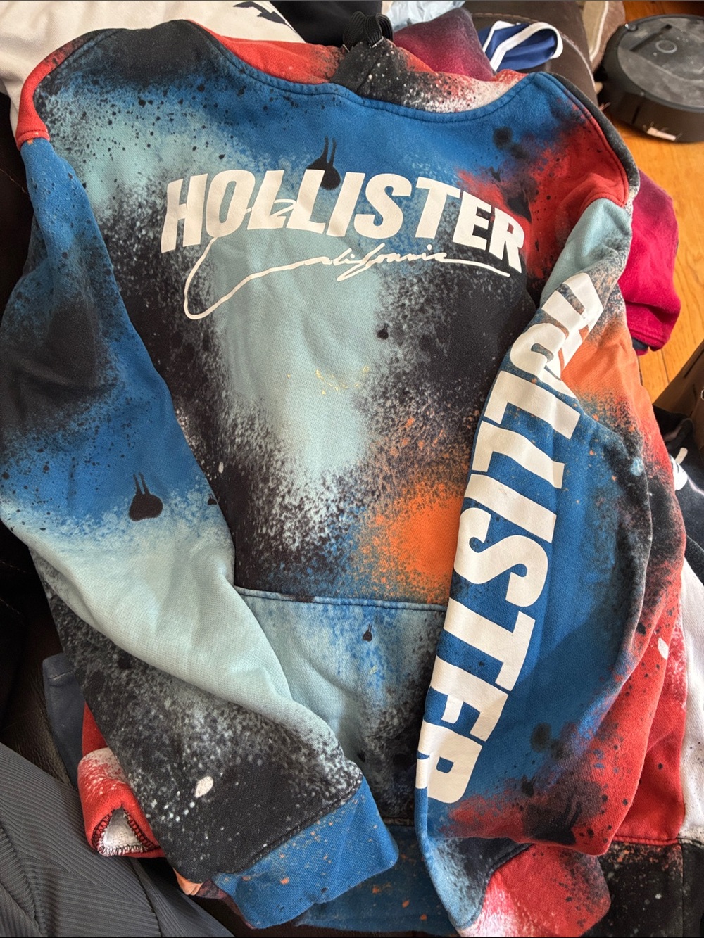 Hollister Men’s Multicolor Crewneck Sweatshirt in Blue, Red, Black hoodie